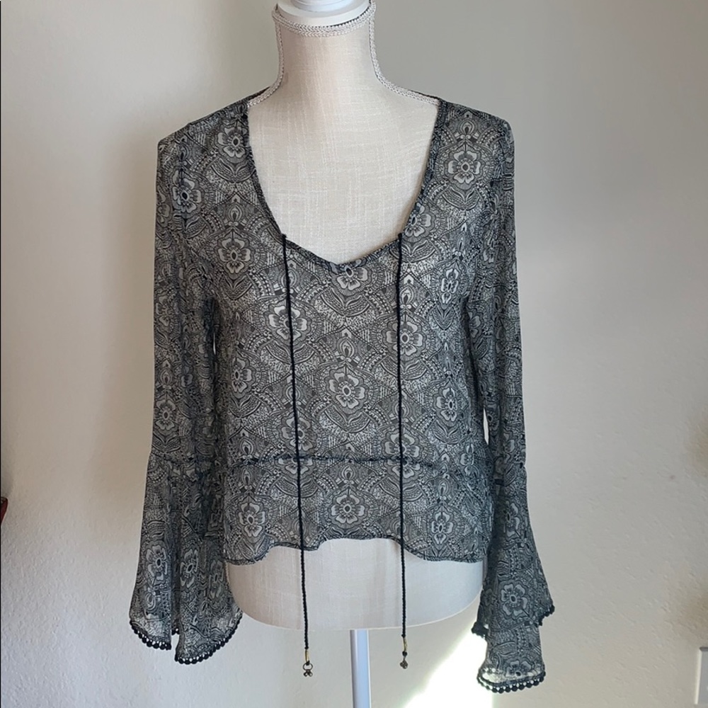 Abercrombie and Fitch peasant top